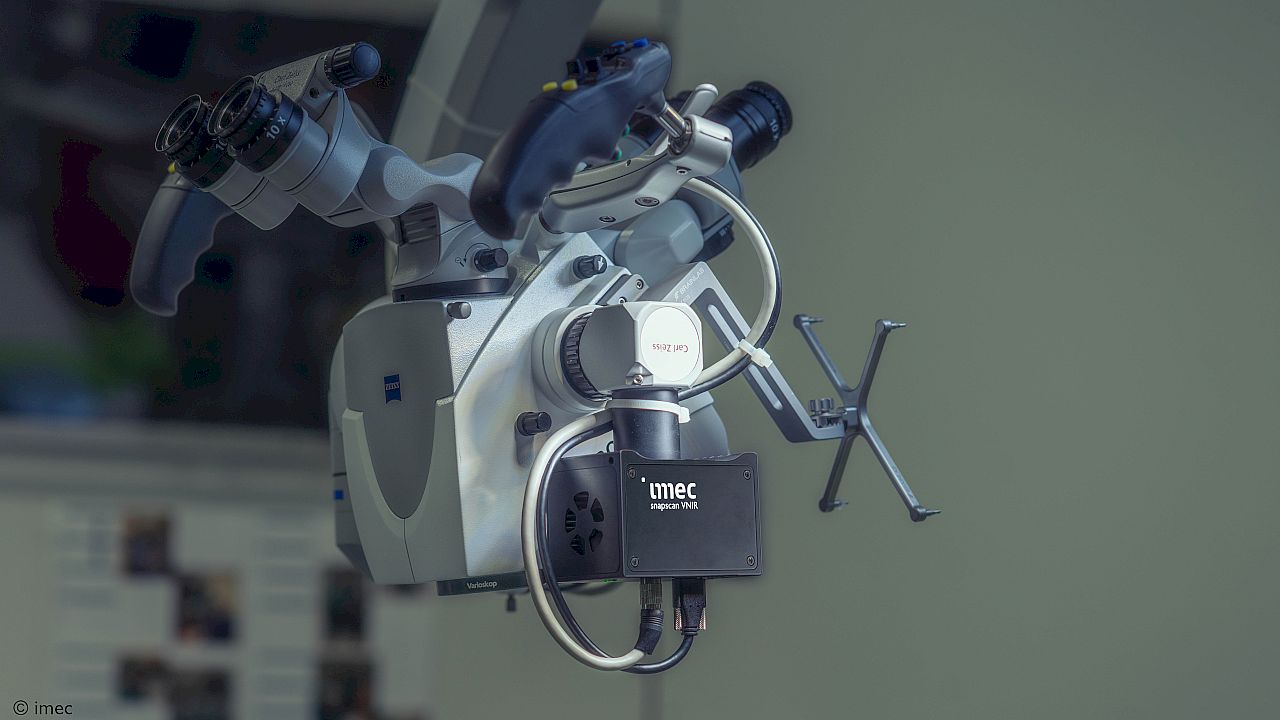 Imec's snapscan VNIR-150 camera mounted on the ZEISS surgical microscope